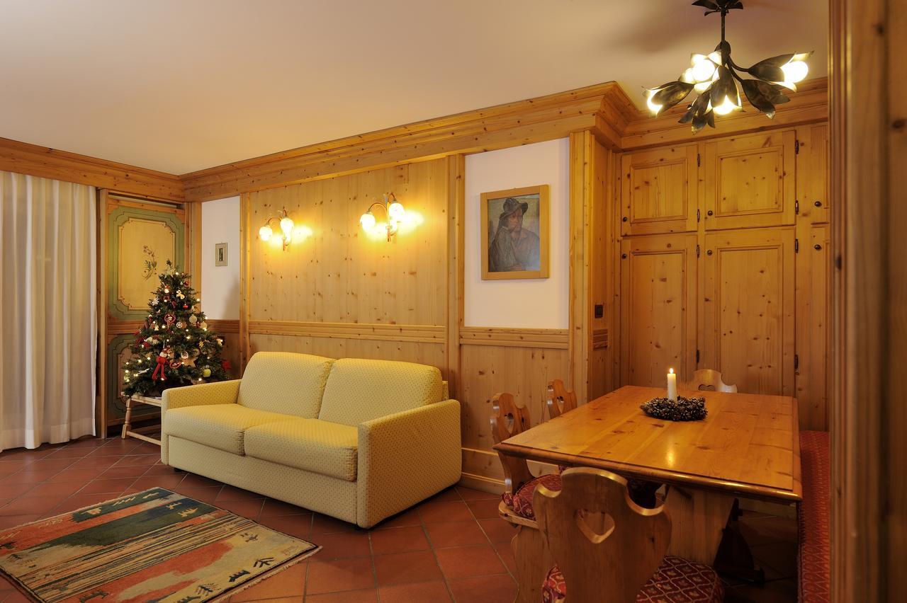 Chalet Dei Pini Aparthotel Madonna di Campiglio Exterior photo