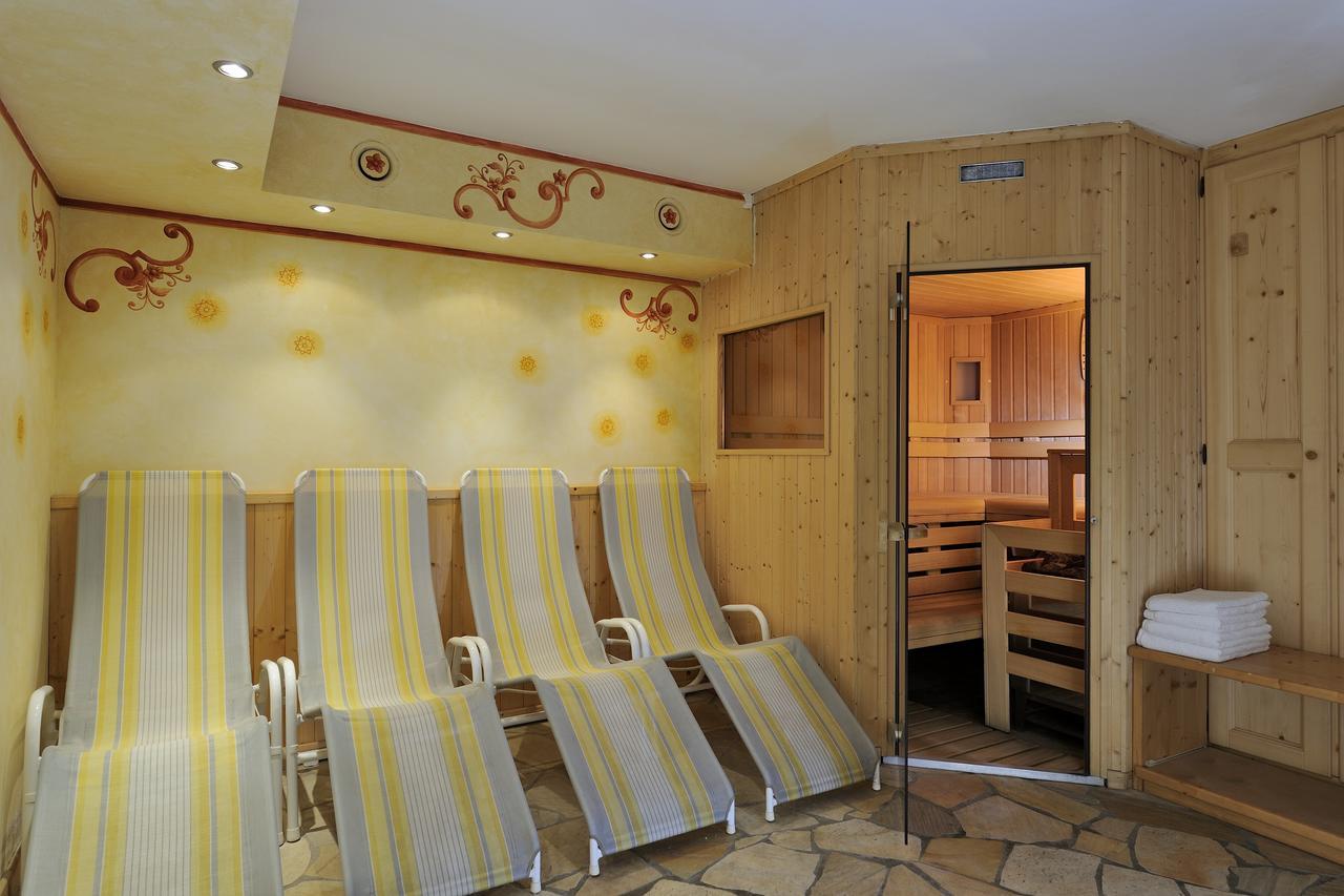 Chalet Dei Pini Aparthotel Madonna di Campiglio Exterior photo