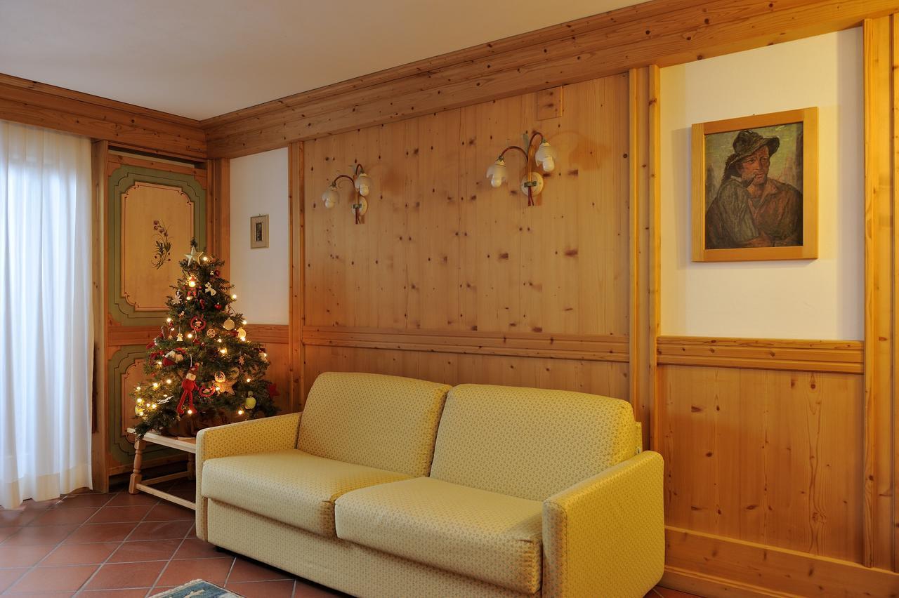 Chalet Dei Pini Aparthotel Madonna di Campiglio Exterior photo